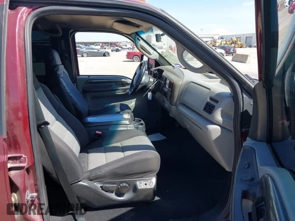 ✅ 2000 Ford F-250 XL • VIN: 1FTNW21FXYEB02830 • Lot: 42627199. Listed on IAAI with 278,856 mi. Free auction sales archive from the USA and detailed vehicle history report at DreamBid. Image 5.