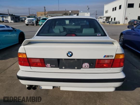 ✅ 1991 BMW M5 • VIN: WBSHD9319MBK05979 • Lot: 85645534. Wystawiony na Copart z przebiegiem 138 219 mil. Bezpłatny archiwum sprzedaży aukcyjnych z USA i szczegółowy raport historii pojazdu na DreamBid. Zdjęcie 6.