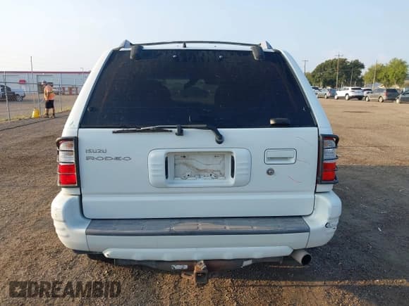 ✅ 2000 Isuzu Rodeo S • VIN: 4S2CK58W1Y4323057 • Lot: 43357739. Listed on IAAI with 147,414 mi. Free auction sales archive from the USA and detailed vehicle history report at DreamBid. Image 16.