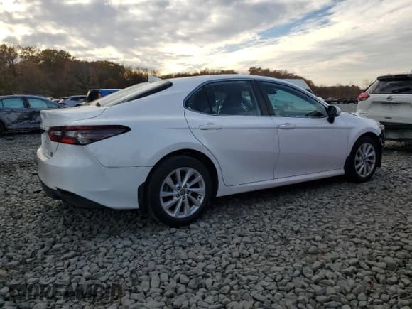 ✅ 2021 Toyota Camry LE • VIN: 4T1R11BKXMU037950 • Lot: 90586435. Listed on Copart with 16,078 mi. Free auction sales archive from the USA and detailed vehicle history report at DreamBid. Image 3.