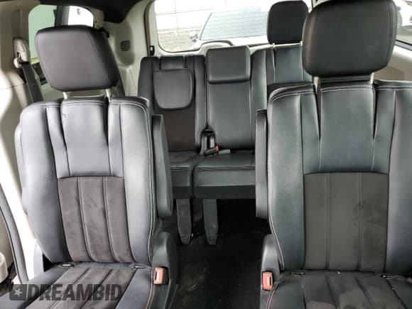 ✅ 2019 Dodge Grand Caravan SXT • VIN: 2C4RDGCG2KR695779 • Лот: 86435315. Опубликован ранее на Copart с пробегом 151 878 миль. Бесплатный доступ к архиву аукционных продаж из США и подробный отчёт об истории автомобиля на DreamBid. Изображение 10.