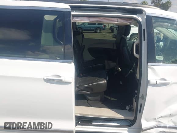 ✅ 2023 Chrysler Pacifica Limited • VIN: 2C4RC1GG8PR520521 • Lot: 43273436. Listed on IAAI with 78,606 mi. Free auction sales archive from the USA and detailed vehicle history report at DreamBid. Image 8.