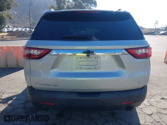 ✅ 2021 Chevrolet Traverse LT Cloth • VIN: 1GNEVGKW1MJ230154 • Lot: 43524907. Wystawiony na IAAI z przebiegiem 49 312 mil. Bezpłatny archiwum sprzedaży aukcyjnych z USA i szczegółowy raport historii pojazdu na DreamBid. Zdjęcie 17.