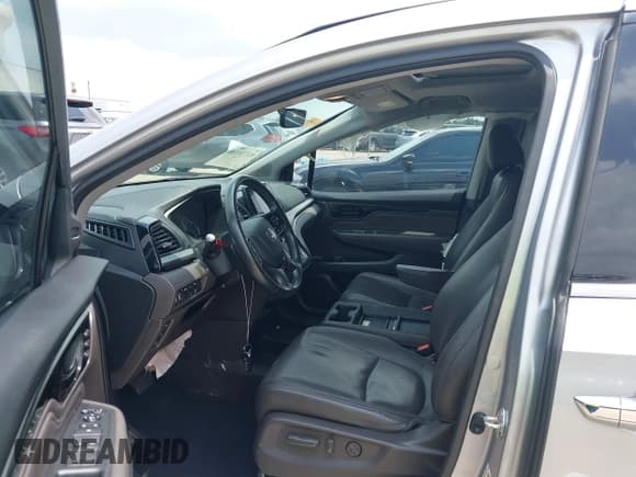 ✅ 2018 Honda Odyssey Elite • VIN: 5FNRL6H98JB062513 • Lot: 42126318. Listed on IAAI with 75,589 mi. Free auction sales archive from the USA and detailed vehicle history report at DreamBid. Image 5.