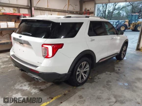 ✅ 2020 Ford Explorer Platinum • VIN: 1FM5K8HC0LGC25412 • Lot: 41874262. Wystawiony na IAAI z przebiegiem 58 514 mil. Bezpłatny archiwum sprzedaży aukcyjnych z USA i szczegółowy raport historii pojazdu na DreamBid. Zdjęcie 4.