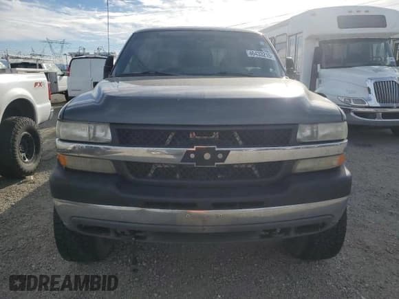 ✅ 2001 Chevrolet Silverado 2500HD • VIN: 1GCHK23121F166144 • Lot: 54622075. Wystawiony na Copart z przebiegiem Nie podano. Bezpłatny archiwum sprzedaży aukcyjnych z USA i szczegółowy raport historii pojazdu na DreamBid. Zdjęcie 5.