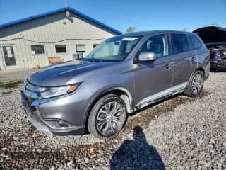 2018 Mitsubishi Outlander SE with VIN JA4AD3A32JZ061134, listed as a Copart auction lot 85913675 with 136,011 mi miles and Salvage title. Bid and sale history available at DreamBid. Image 1.