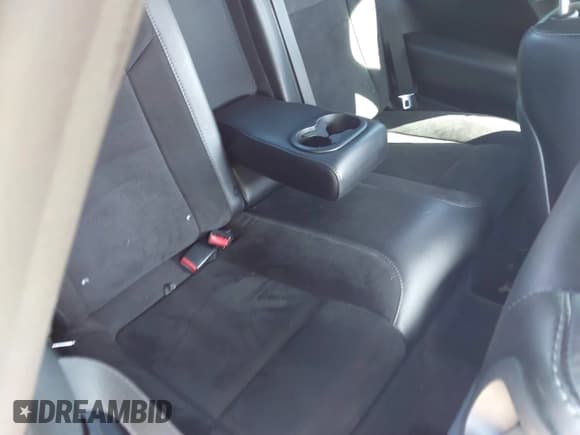 ✅ 2017 Dodge Challenger R/T • VIN: 2C3CDZBT8HH601004 • Лот: 41768758. Опубликован ранее на IAAI с пробегом 60 659 миль. Бесплатный доступ к архиву аукционных продаж из США и подробный отчёт об истории автомобиля на DreamBid. Изображение 8.