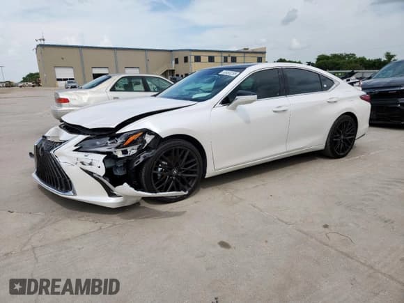 ✅ 2025 Lexus ES 350 Ultra Luxury • VIN: 58AFZ1B18SU198046 • Lot: 63463235. Wystawiony na Copart z przebiegiem 7 761 mil. Bezpłatny archiwum sprzedaży aukcyjnych z USA i szczegółowy raport historii pojazdu na DreamBid. Zdjęcie 1.