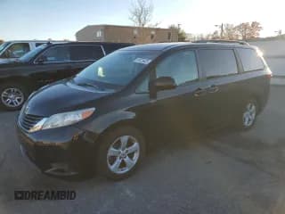 ✅ 2015 Toyota Sienna LE • VIN: 5TDKK3DC2FS568474 • Lot: 91479425. Listed on Copart with 77,814 mi. Free auction sales archive from the USA and detailed vehicle history report at DreamBid. Image 1.