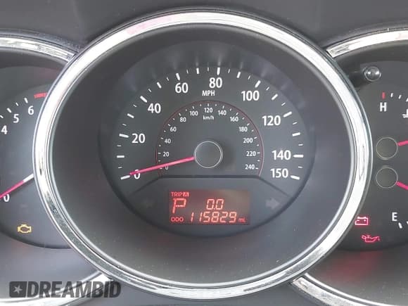 ✅ 2013 Kia Sorento EX • VIN: 5XYKUDA65DG413913 • Lot: 42256920. Listed on IAAI with 115,829 mi. Free auction sales archive from the USA and detailed vehicle history report at DreamBid. Image 7.