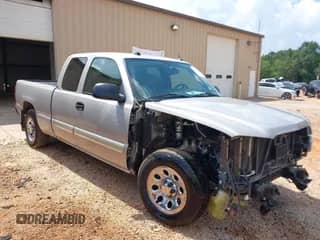 ✅ 2005 Chevrolet Silverado 1500 LS • VIN: 2GCEC19T451100100 • Lot: 42741900. Wystawiony na IAAI z przebiegiem 133 300 mil mil. Skorzystaj z bezpłatnego archiwum sprzedaży aukcyjnych z USA i zobacz szczegółowy raport historii pojazdu na DreamBid. Zdjęcie 1.