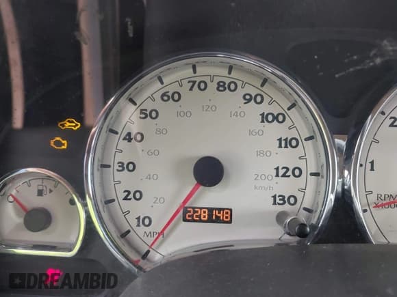 ✅ 2007 Saturn VUE I4 • VIN: 5GZCZ33D07S810664 • Lot: 42194016. Wystawiony na IAAI z przebiegiem 228 148 mil. Bezpłatny archiwum sprzedaży aukcyjnych z USA i szczegółowy raport historii pojazdu na DreamBid. Zdjęcie 7.