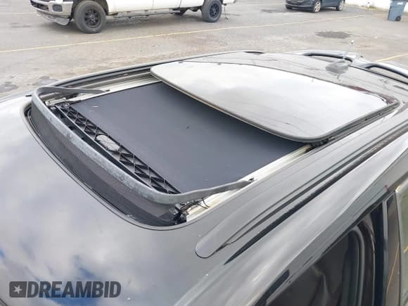 ✅ 2015 MINI Hardtop 4 Door S • VIN: WMWXU3C50F2B66317 • Lot: 43038658. Wystawiony na IAAI z przebiegiem 61 128 mil. Bezpłatny archiwum sprzedaży aukcyjnych z USA i szczegółowy raport historii pojazdu na DreamBid. Zdjęcie 18.