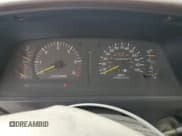 ✅ 1994 Toyota Land Cruiser • VIN: JT3DJ81W5R0092496 • Lot: 61066135. Wystawiony na Copart z przebiegiem 383 078 mil. Bezpłatny archiwum sprzedaży aukcyjnych z USA i szczegółowy raport historii pojazdu na DreamBid. Zdjęcie 9.