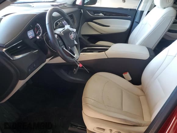 ✅ 2023 Buick Enclave Essence • VIN: 5GAERBKW0PJ269064 • Lot: 81682865. Wystawiony na Copart z przebiegiem 43 720 mil. Bezpłatny archiwum sprzedaży aukcyjnych z USA i szczegółowy raport historii pojazdu na DreamBid. Zdjęcie 7.