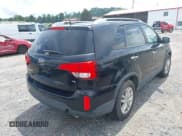 ✅ 2015 Kia Sorento LX • VIN: 5XYKT4A70FG643700 • Lot: 42964068. Wystawiony na IAAI z przebiegiem 155 173 mil. Bezpłatny archiwum sprzedaży aukcyjnych z USA i szczegółowy raport historii pojazdu na DreamBid. Zdjęcie 4.