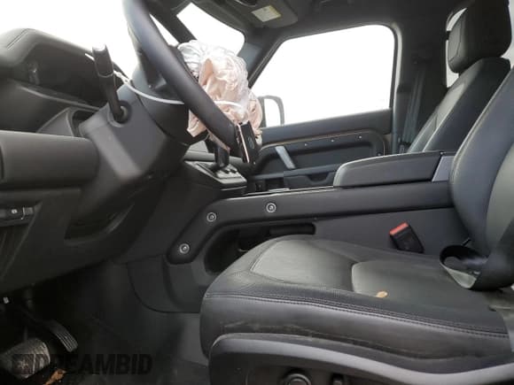 ✅ 2024 Land Rover Defender X-Dynamic SE • VIN: SALE27EU4R2268659 • Lot: 48372685. Listed on Copart with 5,366 mi. Free auction sales archive from the USA and detailed vehicle history report at DreamBid. Image 7.