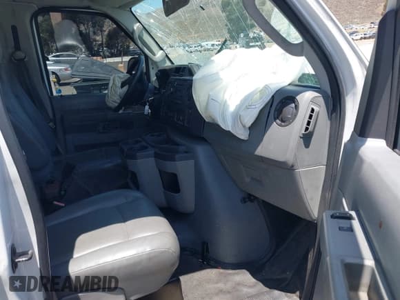 ✅ 2011 Ford Econoline Cargo Commercial • VIN: 1FTSS3EL0BDA84923 • Lot: 42332774. Listed on IAAI with 503,632 mi. Free auction sales archive from the USA and detailed vehicle history report at DreamBid. Image 5.