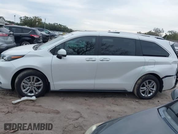 ✅ 2024 Toyota Sienna Platinum • VIN: 5TDESKFC8RS125304 • Лот: 41321647. Опубликован ранее на IAAI с пробегом Не указан. Бесплатный доступ к архиву аукционных продаж из США и подробный отчёт об истории автомобиля на DreamBid. Изображение 14.