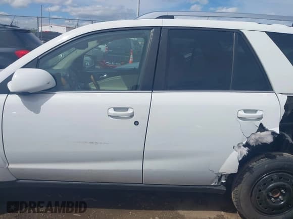 ✅ 2006 Saturn VUE • VIN: 5GZCZ53406S832061 • Lot: 42084403. Wystawiony na IAAI z przebiegiem 110 245 mil. Bezpłatny archiwum sprzedaży aukcyjnych z USA i szczegółowy raport historii pojazdu na DreamBid. Zdjęcie 14.