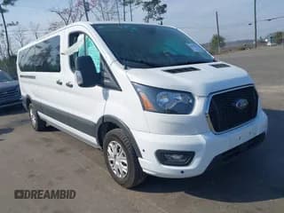 ✅ 2024 Ford Transit Passenger XL • VIN: 1FBAX2YGXRKA28228 • Лот: 41557793. Опубликован ранее на IAAI с пробегом 32 264 миль. Бесплатный доступ к архиву аукционных продаж из США и подробный отчёт об истории автомобиля на DreamBid. Изображение 1.