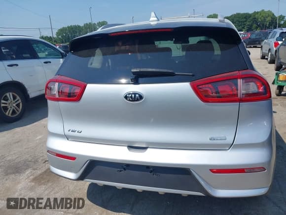 ✅ 2018 Kia Niro LX • VIN: KNDCB3LC5J5146686 • Lot: 42885957. Listed on IAAI with 123,128 mi. Free auction sales archive from the USA and detailed vehicle history report at DreamBid. Image 16.