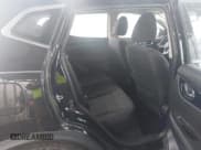 ✅ 2019 Nissan Rogue SV • VIN: JN1BJ1CR7KW629814 • Lot: 42266678. Wystawiony na IAAI z przebiegiem 66 392 mil. Bezpłatny archiwum sprzedaży aukcyjnych z USA i szczegółowy raport historii pojazdu na DreamBid. Zdjęcie 8.