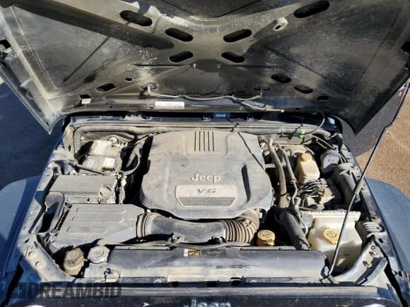 ✅ 2018 Jeep Wrangler Unlimited Sport S • VIN: 1C4HJWDG0JL899680 • Lot: 80740524. Listed on Copart with 160,628 mi. Free auction sales archive from the USA and detailed vehicle history report at DreamBid. Image 12.