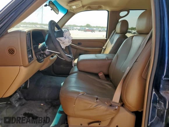 ✅ 2000 Chevrolet Suburban LS • VIN: 3GNEC16T3YG208182 • Lot: 81924095. Wystawiony na Copart z przebiegiem 126 283 mil. Bezpłatny archiwum sprzedaży aukcyjnych z USA i szczegółowy raport historii pojazdu na DreamBid. Zdjęcie 7.