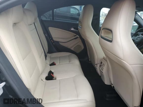 ✅ 2017 Mercedes-Benz CLA 250 • VIN: WDDSJ4GB2HN476324 • Lot: 87399115. Wystawiony na Copart z przebiegiem 126 538 mil. Bezpłatny archiwum sprzedaży aukcyjnych z USA i szczegółowy raport historii pojazdu na DreamBid. Zdjęcie 10.