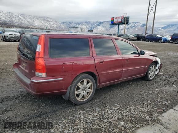 ✅ 2005 Volvo V70 • VIN: YV1SW592152511506 • Lot: 85304754. Listed on Copart with 141,971 mi. Free auction sales archive from the USA and detailed vehicle history report at DreamBid. Image 3.