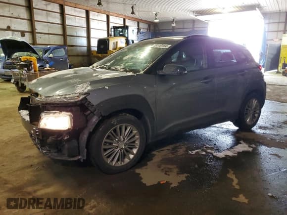 ✅ 2018 Hyundai Kona SEL • VIN: KM8K22AA4JU149362 • Лот: 38110184. Опубликован ранее на Copart с пробегом 64 222 миль. Бесплатный доступ к архиву аукционных продаж из США и подробный отчёт об истории автомобиля на DreamBid. Изображение 1.