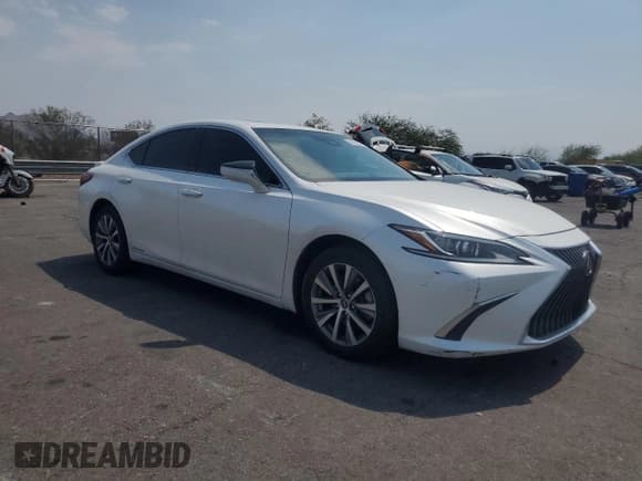 ✅ 2020 Lexus ES 300h • VIN: 58AC21B10LU006157 • Lot: 64629675. Wystawiony na Copart z przebiegiem 131 141 mil. Bezpłatny archiwum sprzedaży aukcyjnych z USA i szczegółowy raport historii pojazdu na DreamBid. Zdjęcie 4.