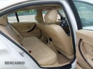 ✅ 2015 BMW 3 Series 328i • VIN: WBA3A5C57FP603958 • Lot: 42722220. Wystawiony na IAAI z przebiegiem 61 009 mil. Bezpłatny archiwum sprzedaży aukcyjnych z USA i szczegółowy raport historii pojazdu na DreamBid. Zdjęcie 8.