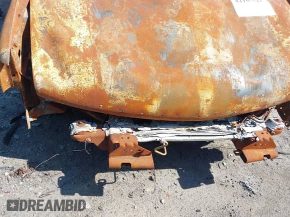 2005 Chevrolet Tahoe LT with VIN 1GNEC13T35R103223, listed as a IAAI auction lot 42165644 with Not provided miles and . Bid and sale history available at DreamBid. Image 10.