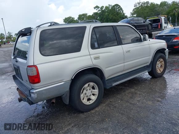 ✅ 1996 Toyota 4Runner SR5 • VIN: JT3HN86R0T0045828 • Лот: 42834813. Опубликован ранее на IAAI с пробегом 289 914 миль. Бесплатный доступ к архиву аукционных продаж из США и подробный отчёт об истории автомобиля на DreamBid. Изображение 4.