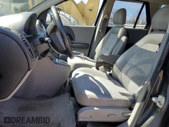 ✅ 2005 Saturn VUE • VIN: 5GZCZ63405S858969 • Lot: 47290685. Wystawiony na Copart z przebiegiem 130 381 mil. Bezpłatny archiwum sprzedaży aukcyjnych z USA i szczegółowy raport historii pojazdu na DreamBid. Zdjęcie 7.