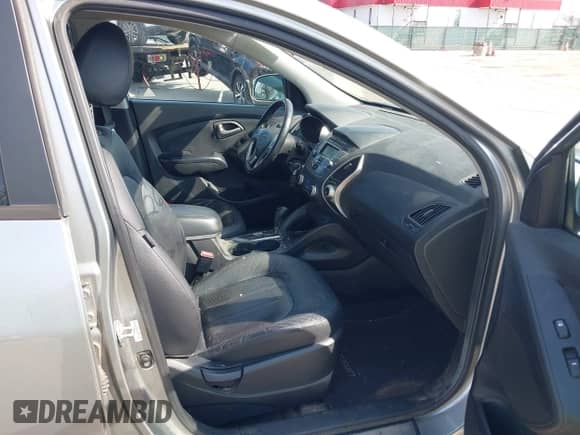 2010 Hyundai Tucson GLS with VIN KM8JUCAC2AU078658, listed as a IAAI auction lot 41726534 with 140,155 mi miles and . Bid and sale history available at DreamBid. Image 5.