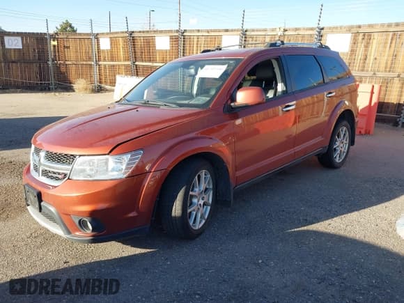 ✅ 2014 Dodge Journey R/T • VIN: 3C4PDDFG4ET104127 • Lot: 40702930. Wystawiony na IAAI z przebiegiem 87 058 mil. Bezpłatny archiwum sprzedaży aukcyjnych z USA i szczegółowy raport historii pojazdu na DreamBid. Zdjęcie 17.