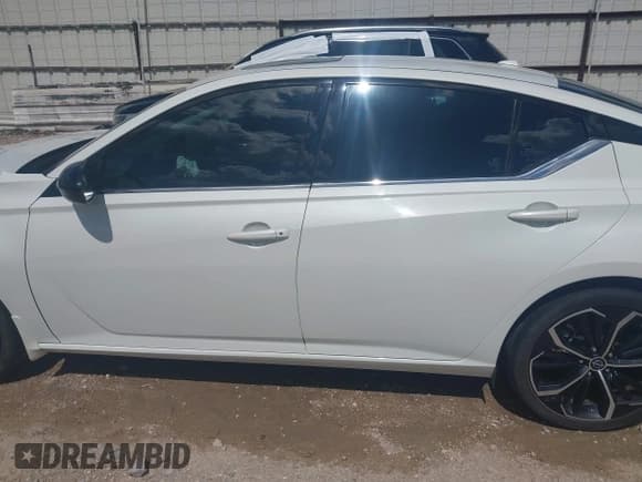 ✅ 2023 Nissan Altima SR • VIN: 1N4BL4CV7PN323608 • Lot: 43321007. Listed on IAAI with 26,234 mi. Free auction sales archive from the USA and detailed vehicle history report at DreamBid. Image 14.