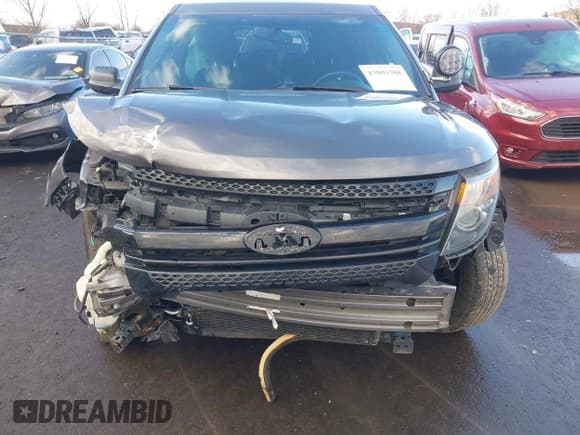 ✅ 2015 Ford Police Interceptor Utility • VIN: 1FM5K8AR7FGA28899 • Lot: 43801388. Wystawiony na IAAI z przebiegiem 126 450 mil. Bezpłatny archiwum sprzedaży aukcyjnych z USA i szczegółowy raport historii pojazdu na DreamBid. Zdjęcie 6.