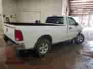 2022 Ram 1500 SLT z VIN 3C6JR7ET4NG188005, wystawiony jako Copart lot #84073114 z przebiegiem 16 813 mil mil oraz Czysty tytuł • Clean title. Historia ofert i sprzedaży dostępna na DreamBid. Obrazek 3.