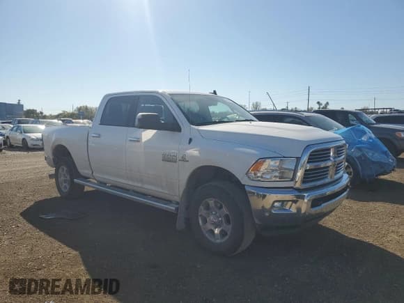 ✅ 2018 Ram 2500 SLT • VIN: 3C6UR5DL1JG290021 • Lot: 86891205. Wystawiony na Copart z przebiegiem 127 199 mil. Bezpłatny archiwum sprzedaży aukcyjnych z USA i szczegółowy raport historii pojazdu na DreamBid. Zdjęcie 4.