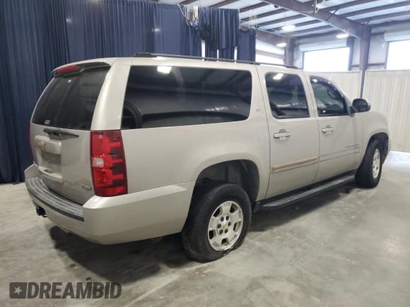 ✅ 2007 Chevrolet Suburban LT • VIN: 1GNFK16337J212835 • Lot: 78933794. Wystawiony na Copart z przebiegiem 249 001 mil. Bezpłatny archiwum sprzedaży aukcyjnych z USA i szczegółowy raport historii pojazdu na DreamBid. Zdjęcie 3.