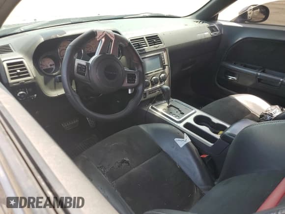 ✅ 2014 Dodge Challenger SRT-8 • VIN: 2C3CDYCJ1EH100216 • Lot: 57844795. Wystawiony na Copart z przebiegiem Nie podano. Bezpłatny archiwum sprzedaży aukcyjnych z USA i szczegółowy raport historii pojazdu na DreamBid. Zdjęcie 8.