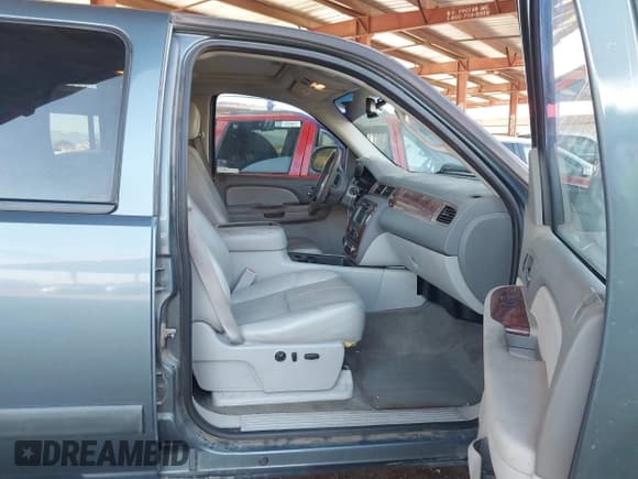 ✅ 2007 Chevrolet Silverado 1500 1LT • VIN: 2GCEK13M271506108 • Lot: 43561647. Listed on IAAI with 206,819 mi. Free auction sales archive from the USA and detailed vehicle history report at DreamBid. Image 5.