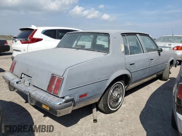 ✅ 1987 Oldsmobile Cutlass • VIN: 2G3GM51Y1H2347545 • Lot: 76087594. Wystawiony na Copart z przebiegiem 98 257 mil. Bezpłatny archiwum sprzedaży aukcyjnych z USA i szczegółowy raport historii pojazdu na DreamBid. Zdjęcie 3.