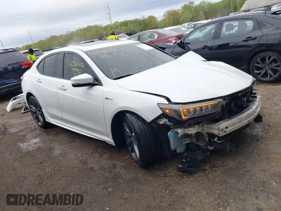 ✅ 2019 Acura TLX w/A-Spec Pkg • VIN: 19UUB1F69KA005273 • Лот: 42066121. Опубликован ранее на IAAI с пробегом 83 573 миль. Бесплатный доступ к архиву аукционных продаж из США и подробный отчёт об истории автомобиля на DreamBid. Изображение 1.