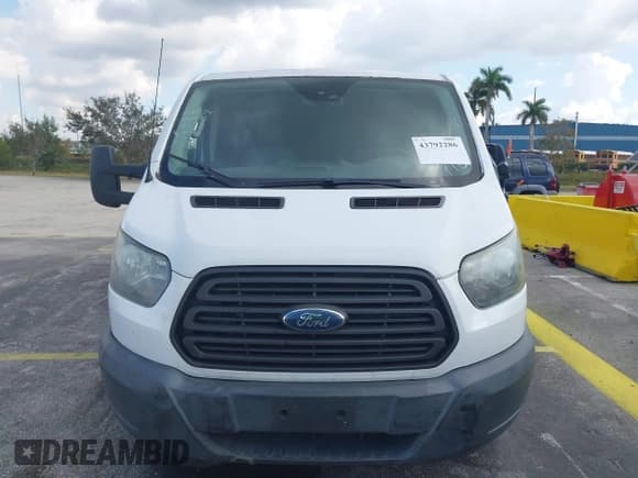 ✅ 2017 Ford Transit • VIN: 1FTYE2YM1HKA45293 • Лот: 43792286. Опубликован ранее на IAAI с пробегом 196 294 миль. Бесплатный доступ к архиву аукционных продаж из США и подробный отчёт об истории автомобиля на DreamBid. Изображение 12.